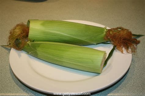 Husking Sweet Corn in the Microwave - Does it Work? - GettyStewart.com