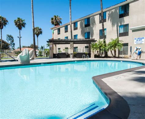 HOLIDAY INN EXPRESS HOTEL & SUITES CARLSBAD BEACH $123 ($̶1̶5̶4̶) - Updated 2019 Prices ...