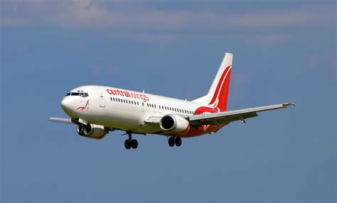 Fichier:Boeing 737-400 Centralwings 2.JPG — Wikipédia