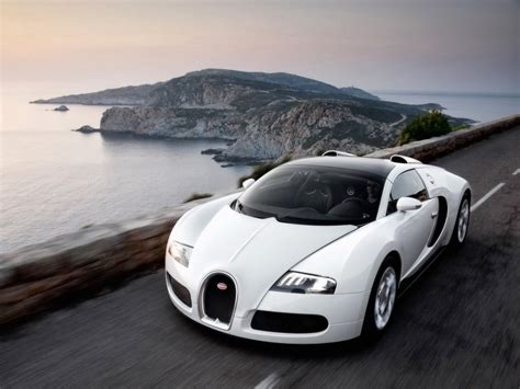 Bugatti Veyron White Wallpaper - HD wallpaper