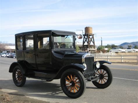 1927 Ford Model T Fordor