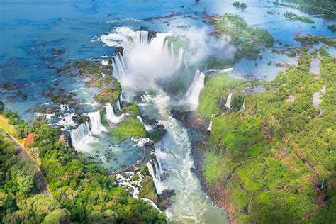 Iguazu Falls | When & how to see them | Best tours