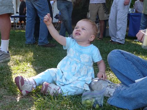 Bri signs "Bird" | She's learning baby sign language, the cr… | Flickr