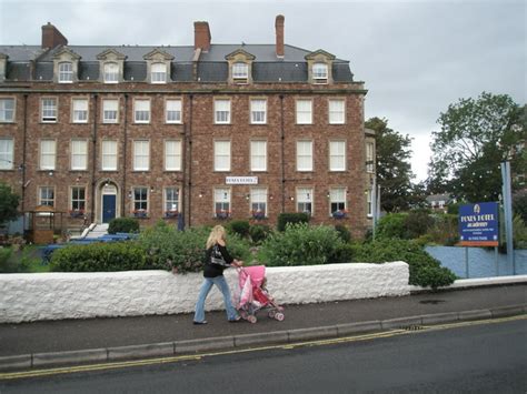 The Foxes Hotel on Minehead Esplanade © Basher Eyre cc-by-sa/2.0 :: Geograph Britain and Ireland