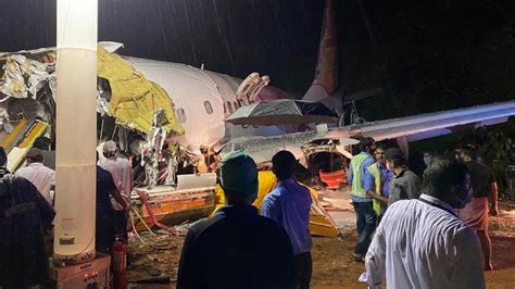 Kerala plane crash: 18 dead after Air India plane breaks in two at Calicut - BBC News