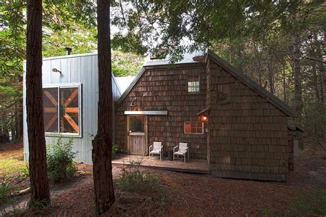 GUEST HOUSE in young redwood forest in Point Arena