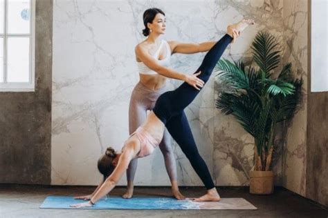 9 Best Free Yoga Classes Near Me (for Beginners!) - MoneyPantry