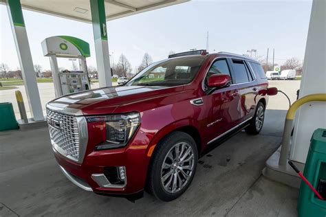 Can the Mammoth GMC Yukon Denali Get Good MPG With a Diesel Engine ...