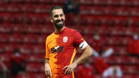 Arda Turan extends his contract with Galatasaray