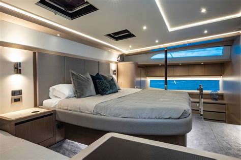 Aquila 70 Luxury - Approved Boats