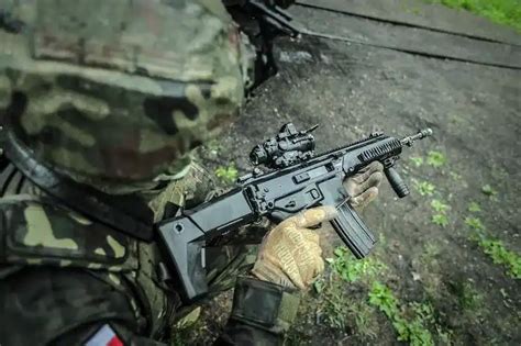 East African military buys Polish Fabryka Broni 7.62×39 mm Grot rifles