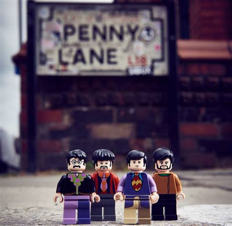 LEGO Ideas The Beatles Yellow Submarine (21306): Fab Four zurück in Liverpool | zusammengebaut