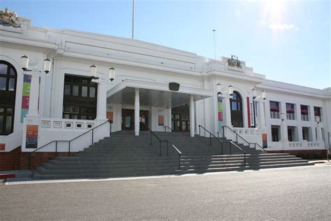 Old Parliament House, Canberra – 432 Pages