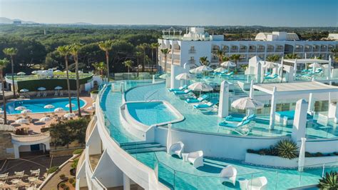 Hotel for families and pets in Majorca | Iberostar Albufera Park