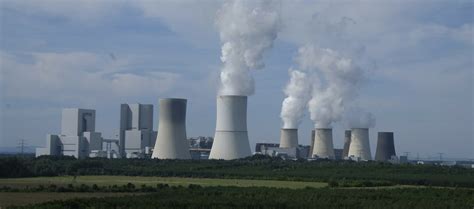 Nuclear Energy in the U.S.: Recent Plant Closures and Policy Decisions ...