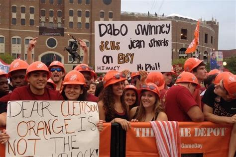 Best Signs from ESPN's 'College GameDay' Week 4 | Bleacher Report College Game Days, College Fun ...