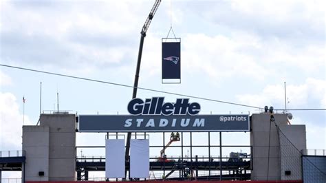 Here’s how the Patriots created more room at Gillette Stadium for their fifth Super Bowl banner ...