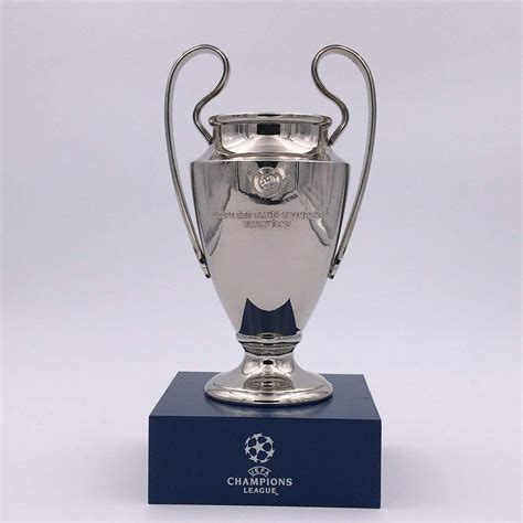 Uefa Champions League Trophy Stock Illustrations 488 - vrogue.co