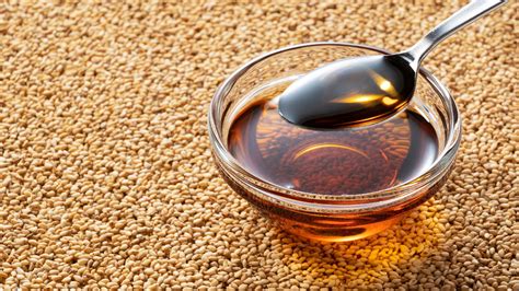 Sesame oil benefits for skin and hair and how to use it | HealthShots