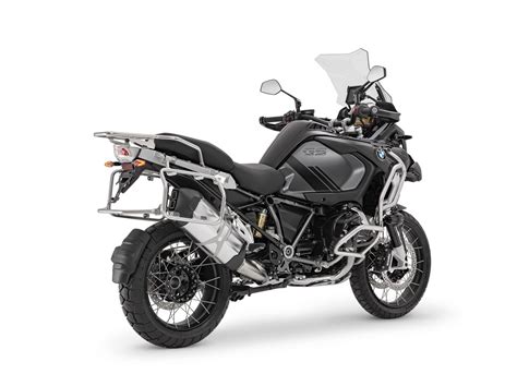 BMW lança R 1250 GS e R 1250 GS Adventure na versão Triple Black