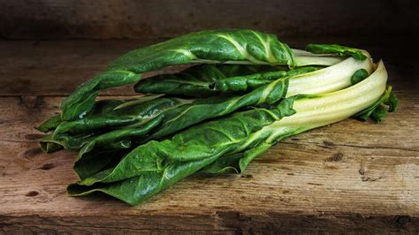 Swiss Chard: 10 Benefits of Swiss Chard