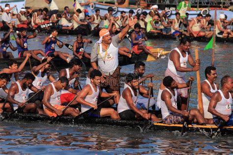 Snake Boat Teams Compete in the Nehru Trophy Boat Race Editorial ...