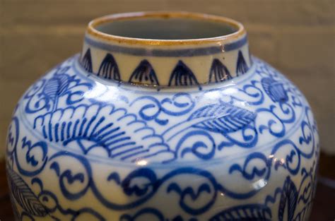 Chinese Blue & White Vase & Lid | 700058 | Sellingantiques.co.uk