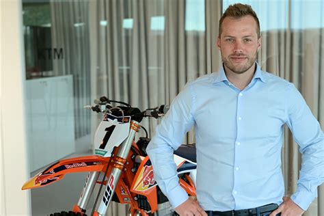 KTM’s Justin Maxwell explains the new app technology on 2021 models