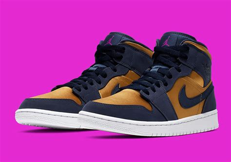 Air Jordan 1 Mid SE Premium Navy Gold 852542-401 | SneakerNews.com