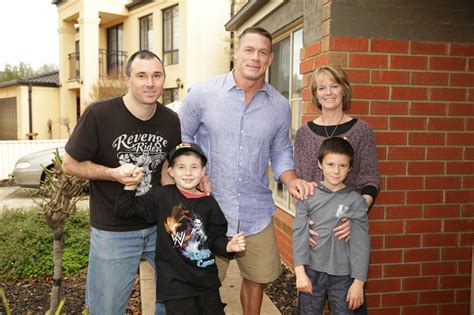 Sputter 4 U: WWE JOHN CENA'S FAMILY PICURES