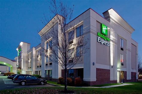 Holiday Inn Express Hotel & Suites Grove City in Grove City (OH) - Room Deals, Photos & Reviews