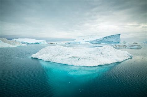 Reducing the melting of the Greenland ice cap using solar geoengineering?