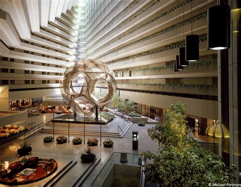 Biggest Hotel Lobby in the World, Hyatt Regency, San Francisco [1200 × 934] : r/ArchitectureFans