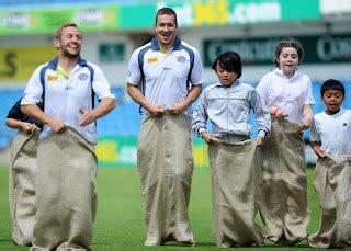 Super League Champions Leeds Rhinos honoured by their home city after being given the ...