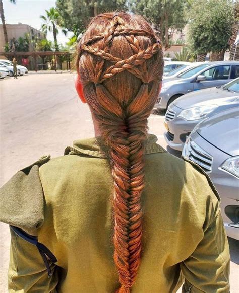 Magan David - Star of David - hairdo so suits this Israeli soldier ...