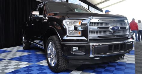 2015 Ford F-150 Platinum Is Disruptively Attractive in Real Life 23