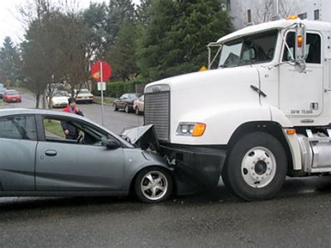 Steps to Take After an Accident with A Tractor Trailer