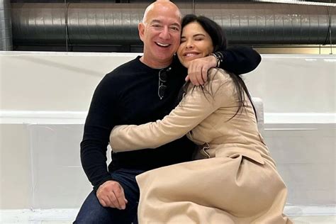 Jeff Bezos Is Engaged To Lauren Sanchez After Nearly 5 Years