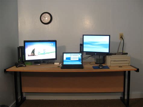 Desk Setup June 2009 | The desk itself is built of 3/4" MDF … | Flickr