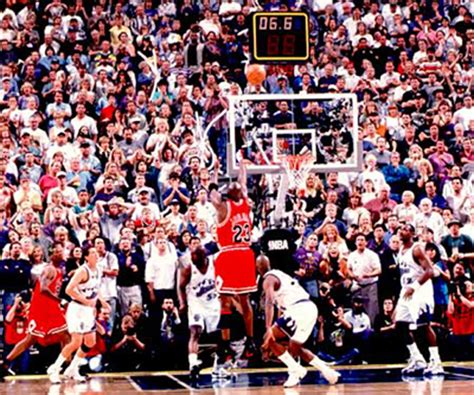 10 Memorable Michael Jordan Moments - HowTheyPlay