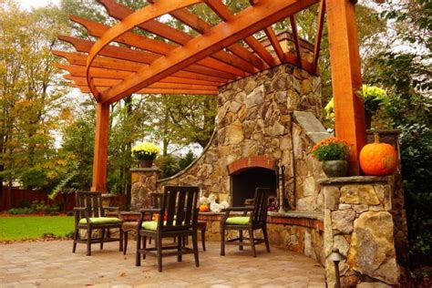 40 Best Patio Designs with Pergola and Fireplace - Covered Outdoor ...