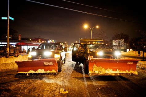 Snow Plows in New York Hampered by Stuck Vehicles - The New York Times