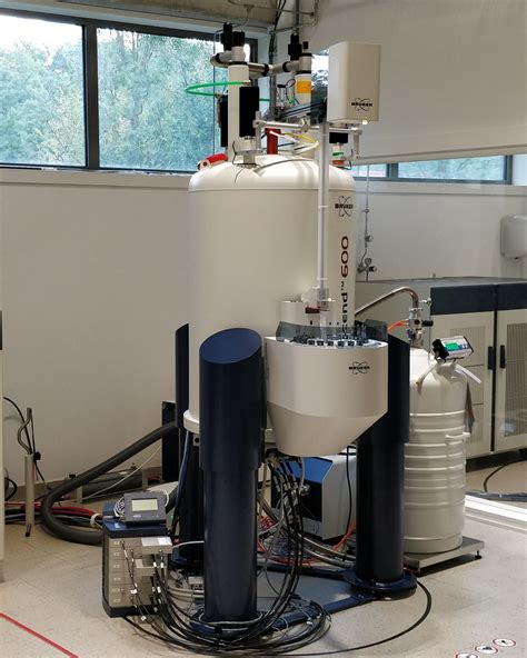 Nuclear magnetic resonance (NMR) spectroscopy Bruker Avance Neo 600 – SOLVOMET