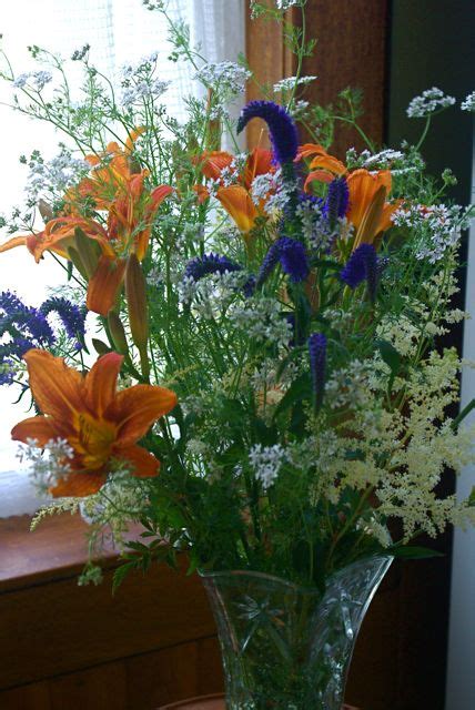 Canoe Corner: Daylily Bouquets