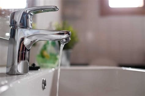 12 Causes of Low Water Pressure in Home | Cardinal Plumbing