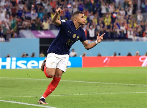 2022 World Cup: Mbappe powers France into Round of 16