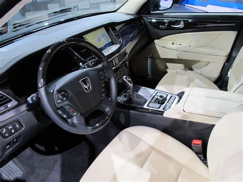 Refreshed interior on the 2014 Hyundai Equus at the New York ...