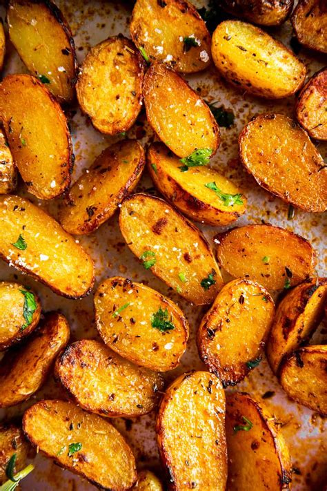 Roasted Baby Potatoes Recipe | Savory Nothings