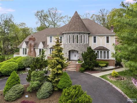 Montville, NJ Real Estate - Montville Homes for Sale | realtor.com®