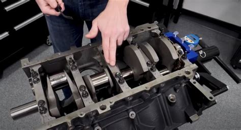 Engine Building 101: How to Calculate and Measure Main Bearing Clearance (Video)